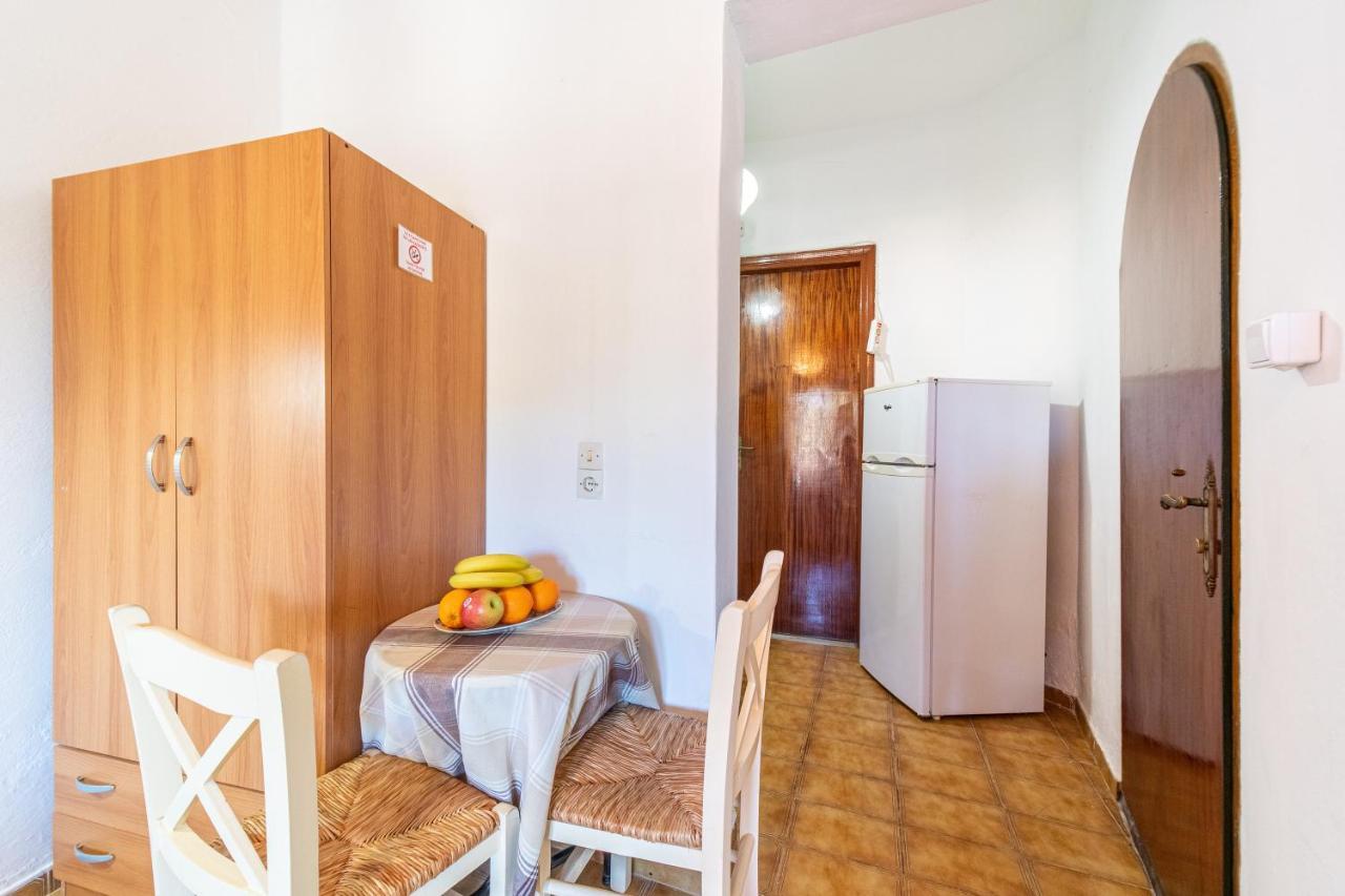 Korina Studios Paleokastritsa Bagian luar foto